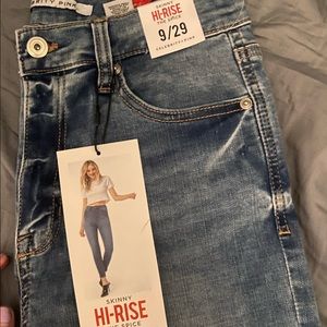 Brand new high rise skinny jeans.
